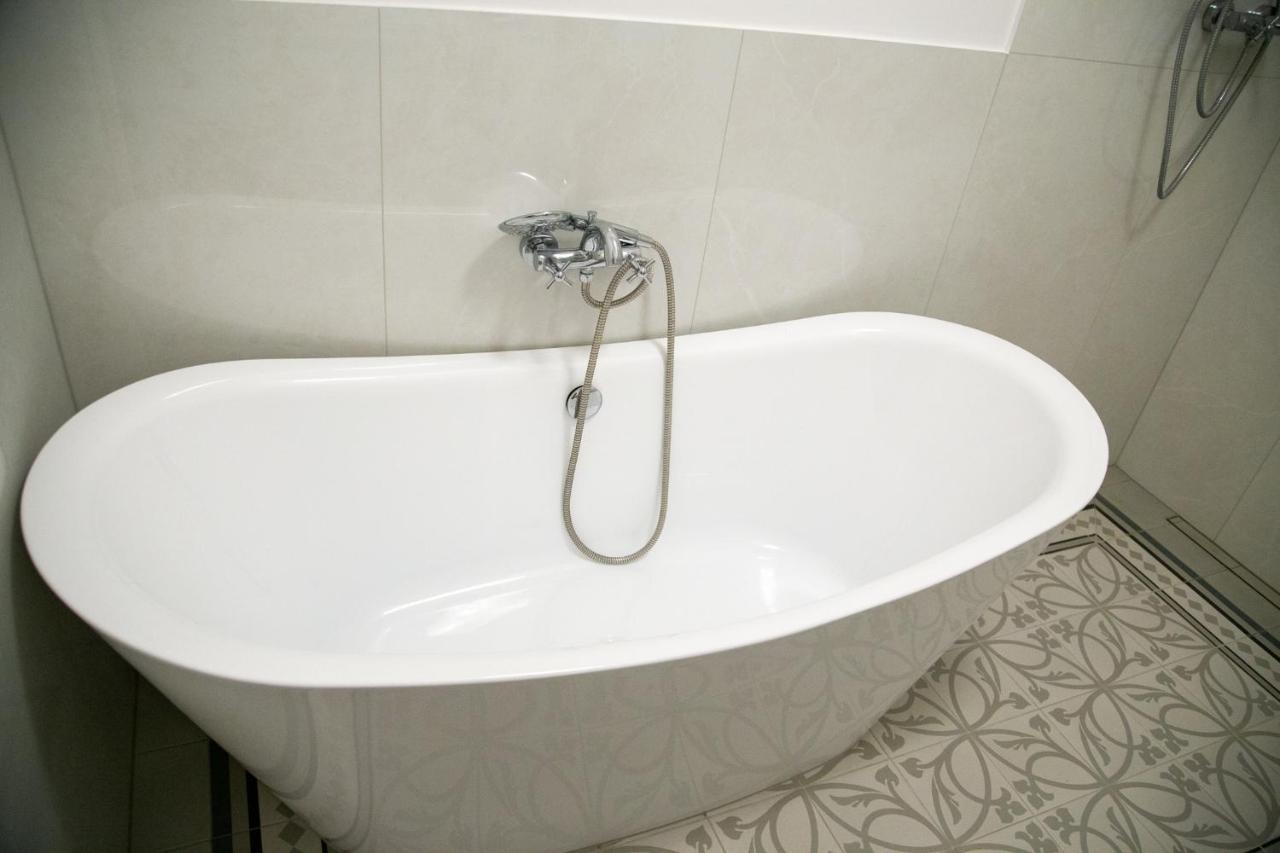 Velky 3-izbovy Bratislava-stare Mesto Appartement